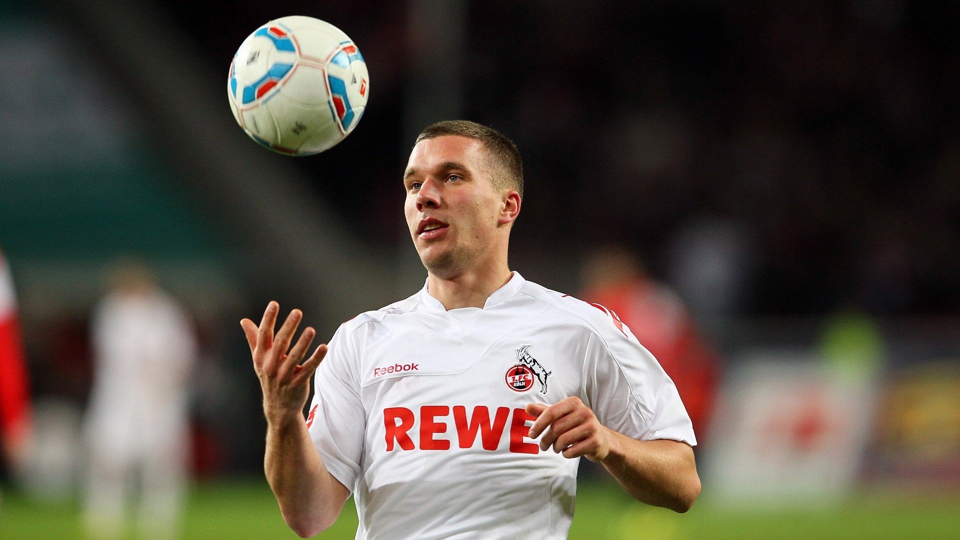 九游体育官网首页-球队抗压能力大考：欧冠中的“世纪大战”，新世纪欧冠历届冠军